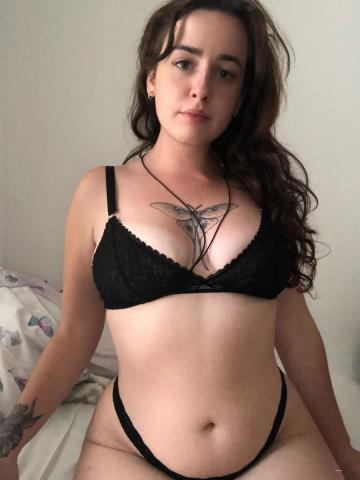 Николь Покорная